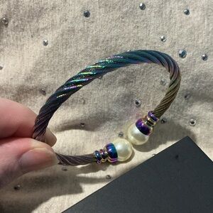 🌈 Iridescent Pearl Cuff Bracelet – Stainless Steel Rainbow Cable Design”